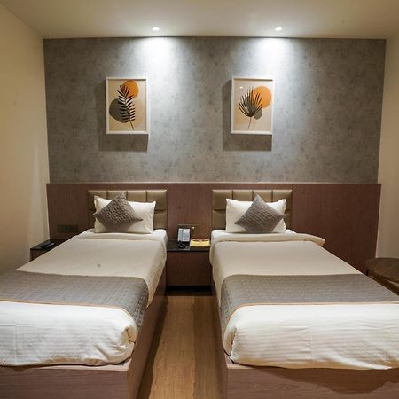 Hotel Tulips Grand Hyderabad Eksteriør billede