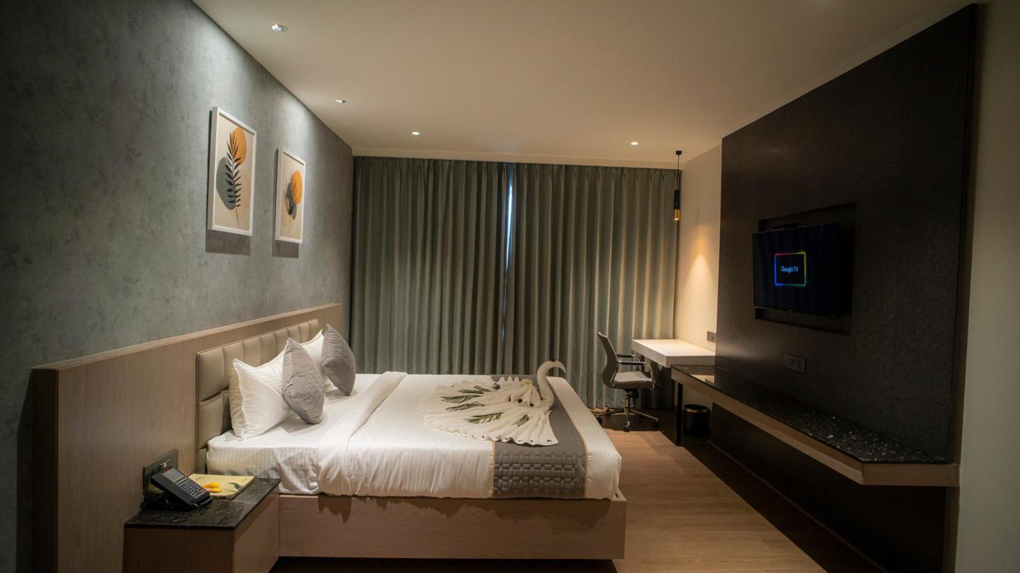 Hotel Tulips Grand Hyderabad Eksteriør billede