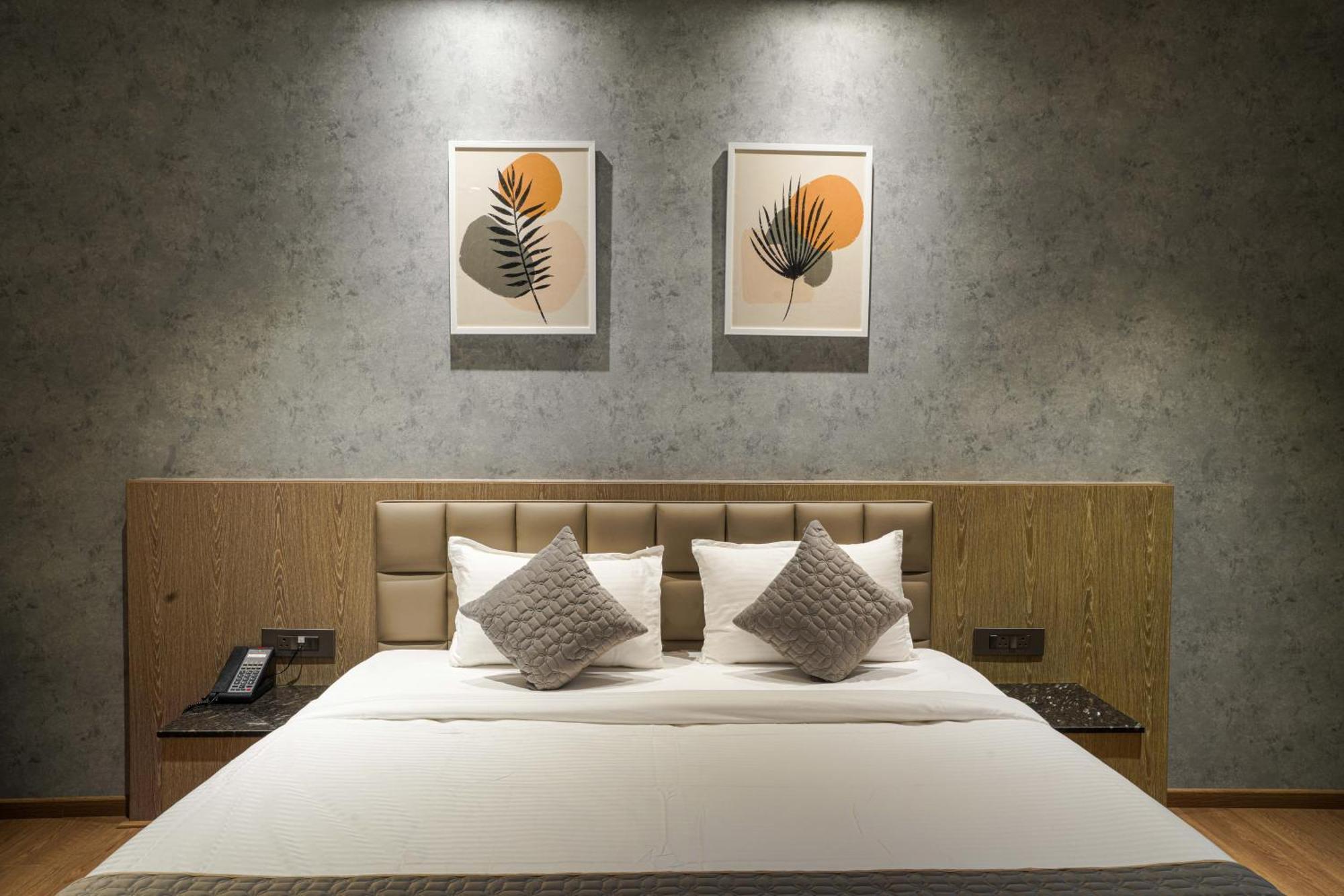 Hotel Tulips Grand Hyderabad Eksteriør billede