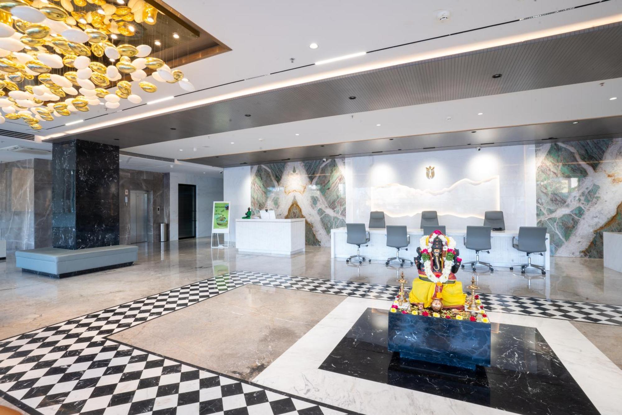 Hotel Tulips Grand Hyderabad Eksteriør billede